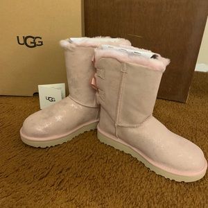 Women’s UGG shimmer boots
